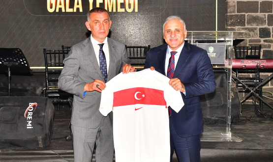 TFF Bakan Hacosmanolu, Diyarbakr'da