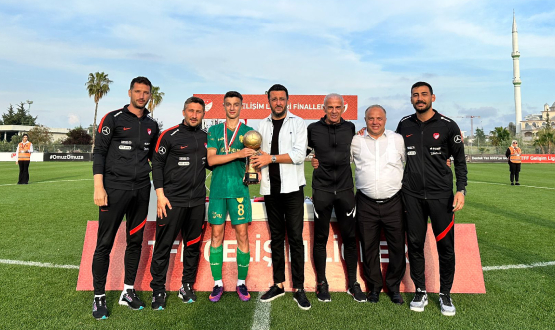 U15 Geliim Ligi'nde ampiyon Bursaspor