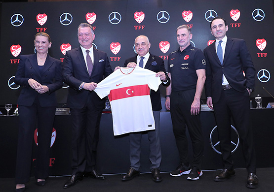 'Trkiye Futbol Milli Takmlar' Ana Sponsoru Mercedes Oldu