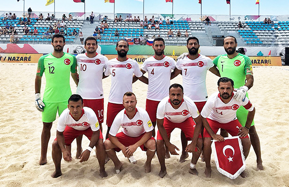 Beach Soccer National Team lost against Portugal: 9-5