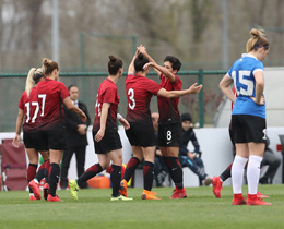Womens A National Team beat Estonia:   3-0