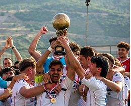 U19 TFF 1. Lig Şampiyonu Altınordu kupasını aldı