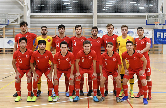 Futsal U19 Milli Takm, Slovenya'y 9-3 yendi
