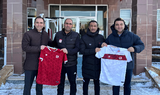 Futbol Geliim Direktr Emrah Bayraktar, Kulp Ziyaretlerine Devam Ediyor