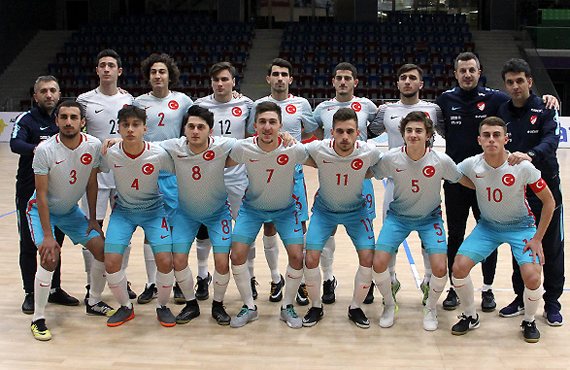 Futsal U19s beat Azerbaijan: 10-1