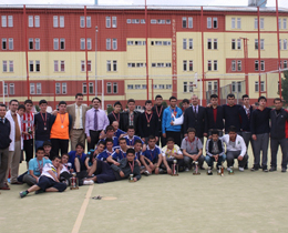 Sultan Murat Lisesi Futbol Turnuvasnda ampiyon 12-C oldu