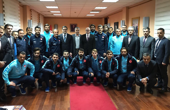 Futsal Milli Takm'ndan Duanbe Bykelisine ziyaret