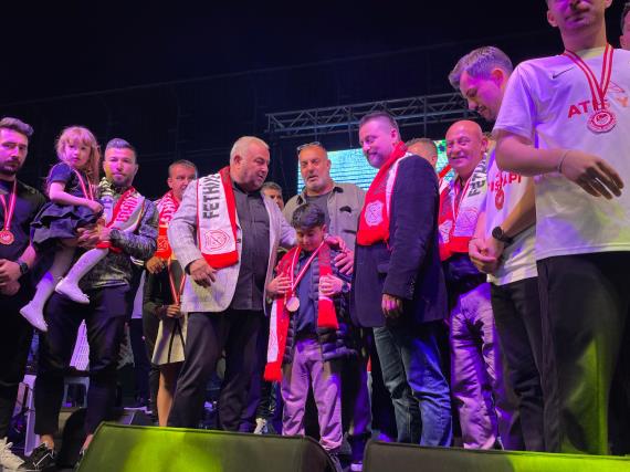 Orjinal boyutlar iin tklaynz