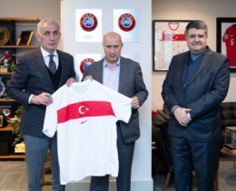 ran Futbol Federasyonu Bakan Tajdan TFF Bakan Hacosmanoluna Ziyaret