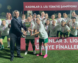 Kadnlar 3. Liginde Trkiye ampiyonu skdar Anadolu